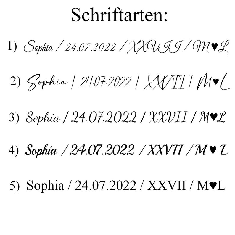 K&ouml;nnte beinhalten: F&uuml;nf verschiedene Schriftarten f&uuml;r den Namen Sophia und das Datum 24.07.2022, zusammen mit der r&ouml;mischen Zahl XXVII und den Buchstaben M und L. Das Herzsymbol wird in einigen der Schriftarten verwendet.
