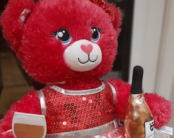 Barbie Sparkily Pink Build a Bear im cimplete Baby outfit mit einer Flasche Rose Wein