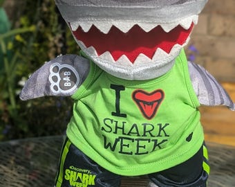 Shark Week Limited Edition Build A Bear im Outfit
