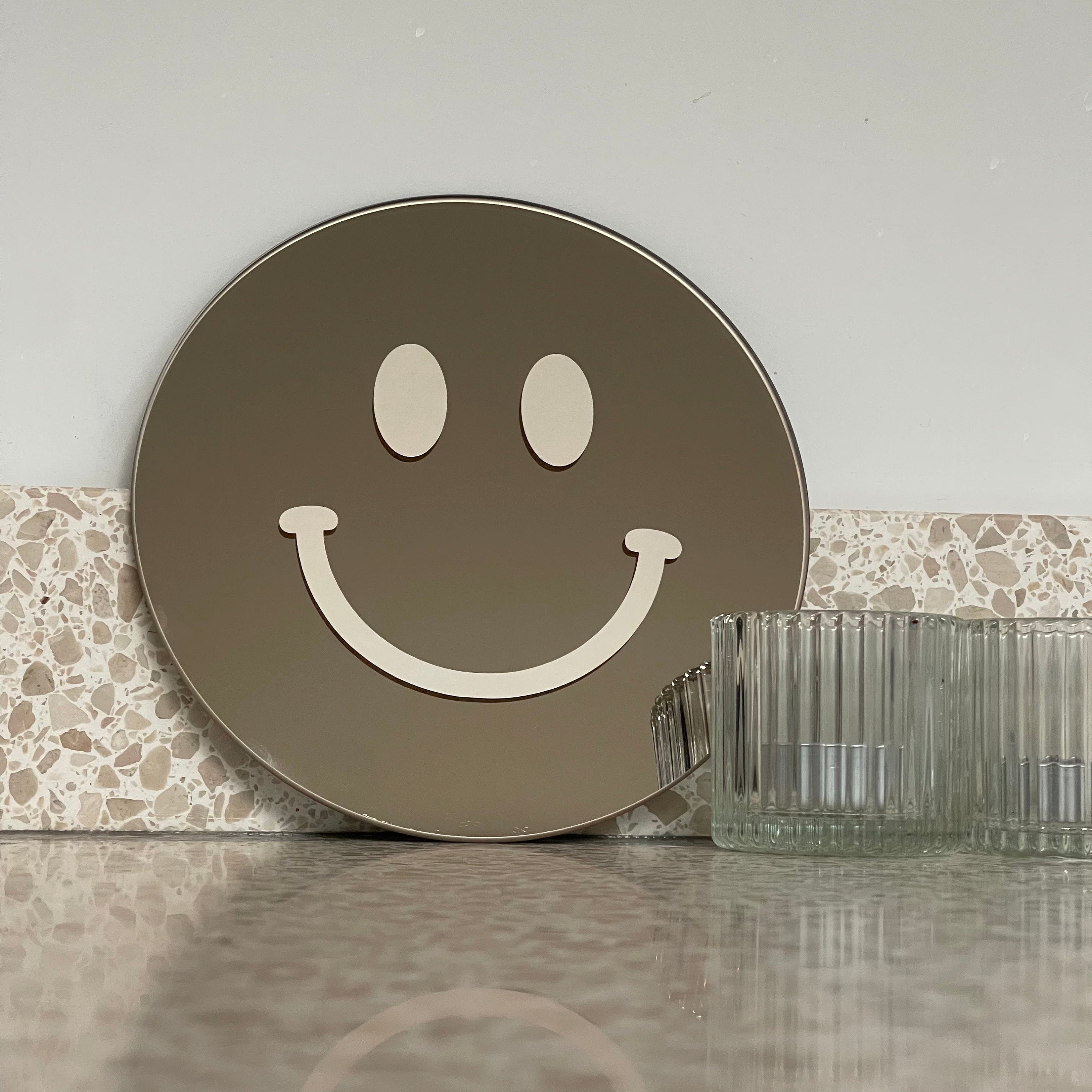 Cremefarbener Smiley-Spiegel 20 cm rund - .de