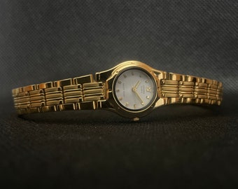 Classic Gold Citizen Quartz Glow in the Dark Calendar Watch Classic Gold Citizen Quartz Glow in the Dark Calendar Watch  main image 3