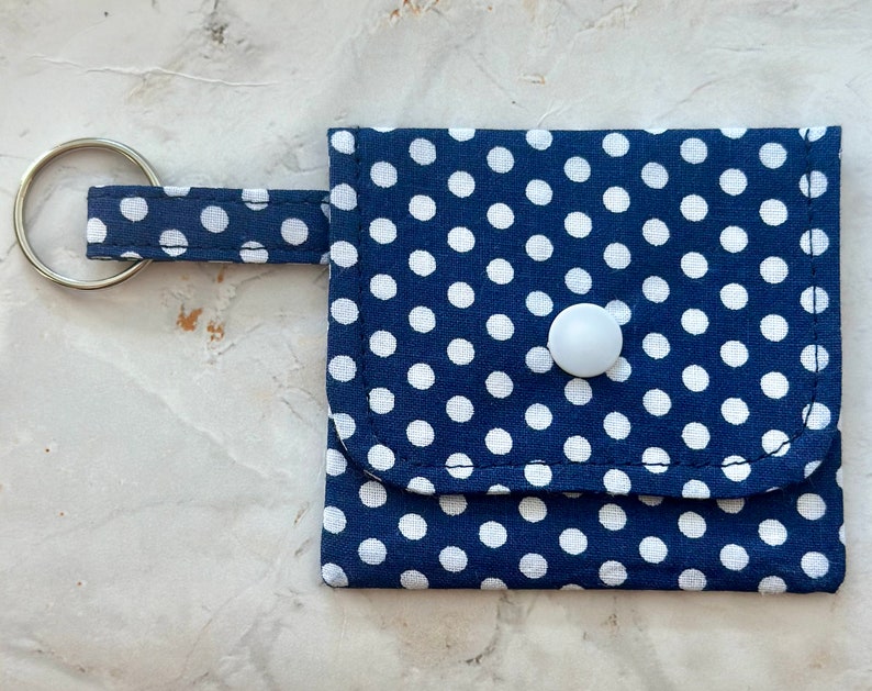 Porte-monnaie en coton fait main, pochette pour airpod, argent de vacances, poche, porte-clés, idée cadeau, portefeuille de voyage pour enfants, pochette pour médicaments, porte-tampon. Large Polka Dot