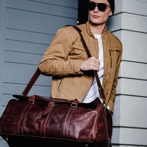 Sac de sport en cuir pleine fleur fait main : week-end de voyage rétro