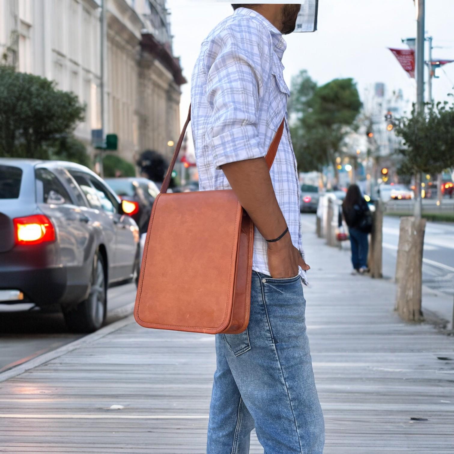 Croosbody Bag - Unisex Leather Shoulder Bag, Stylish Functional Everyday Tote for Travel & Casual Use