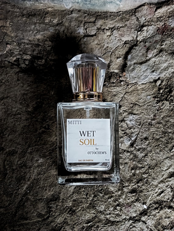 Earthy perfumes online for her