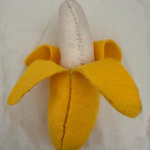 Handmade Felt Banana | Play Food for Toddlers | Montessori Fruit I Pretend Kitchen Toy | Eco Friendly I Waldorf Toddler Gift