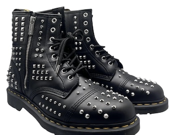 Botas de combate artesanais em couro com tachas: estilo punk gótico motociclista