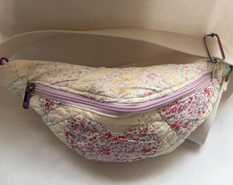Vintage Quilt Handmade Crossbody / Fanny Pack / Bum-Bag