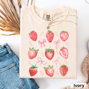 Cute Strawberry Comfort Colors Shirt, Summer Strawberry Shirt, Cottagecore Berries Shirt, Strawberry Aesthetic, Summer Coquette Shirt Gift
