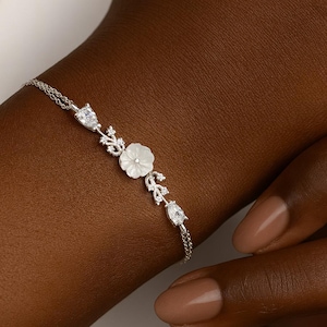 Flower Bracelet,Bridesmaid Gift,Magnolia Flower Bracelet, Elegant Sterling Silver, Magnolia Flower Charm, Gift for Her,Handmade Gift