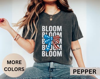 Comfort Colors® Bow Shirt, 4. Juli Shirt, Bloom T-Shirt, Inspiration Frauen Shirt, Amerikanisches Bogen Shirt für den 4. Juli, Patriotisches Shirt