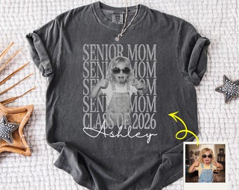 Custom Senior Mom 2026 Vintage Photo Shirt, Custom Photo Class of 2026 Family Shirts, Personalized Senior Mom Graduation T-shirt