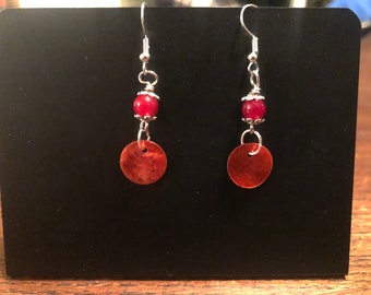 Boucle d’oreilles rouge et écaille nacre