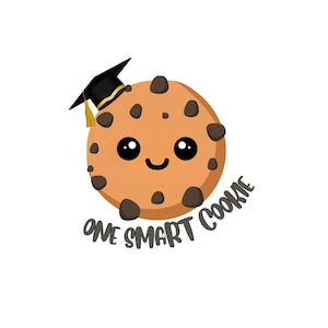 Op de afbeelding: Een cartoon illustratie van een chocolate chip cookie met een afstudeerhoed met een gouden kwast. De cookie heeft een lachend gezicht en de tekst "ONE SMART COOKIE" eronder.