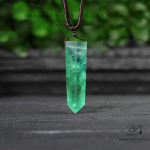 Natural Green Stone Single Point Pendant Necklace- Rainbow Fluorite Gemstone Pendant Necklace -Healing Crystal Spiritual Protection Gift