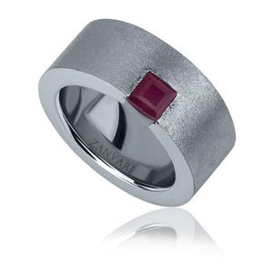 Anello con rubino quadrato per uomo: fascia in argento sterling opaco
