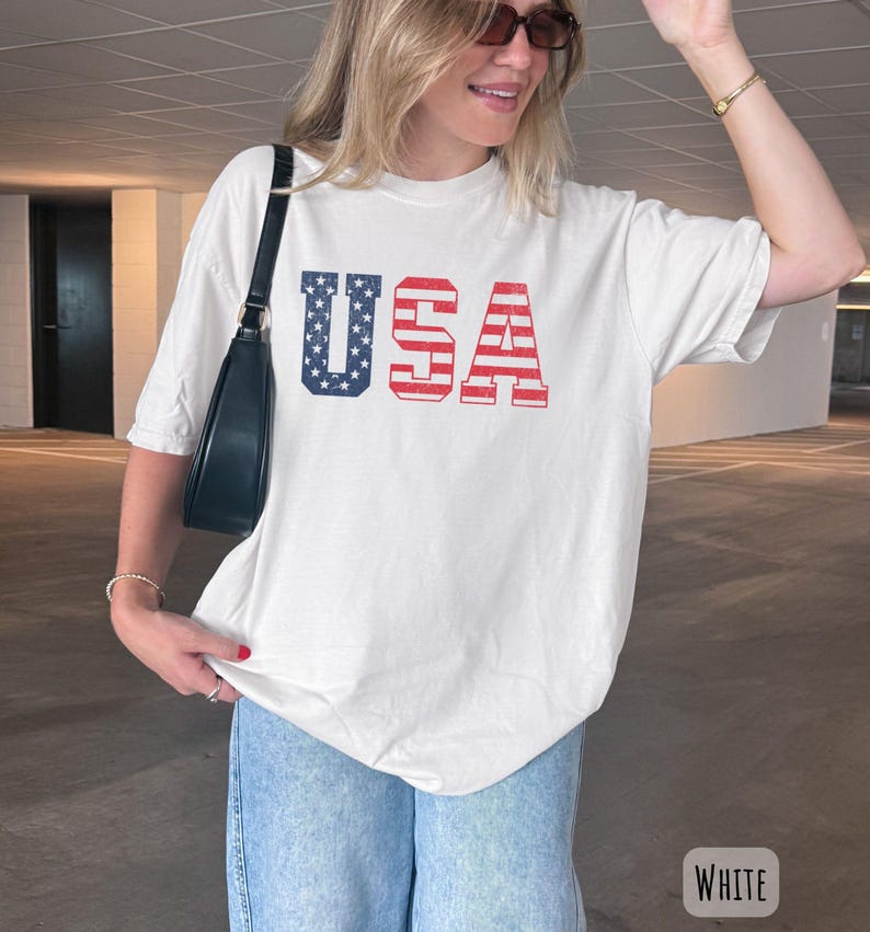 Vintage USA Flag Shirt, Patriotic Americana Tee, Comfort Colors Unisex T-Shirt Vit