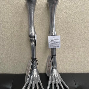 鋳鉄製スケルトン脚キャンドルホルダー小道具ハロウィン装飾 12.25インチ 2個セット