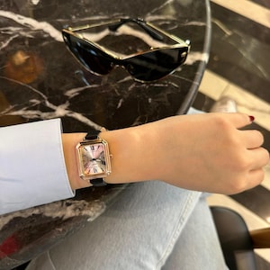 Women&#39;s luxury watch