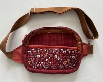 Gesteppte Crossbody Bag / Bauchtasche