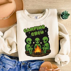 Camping PNG, Equipo de Camping Png, Alien Png, Camping Alien, Camping Divertido PNG, Fogata Png, Clipart de Camping, Verano Png, Camiseta Alien Png