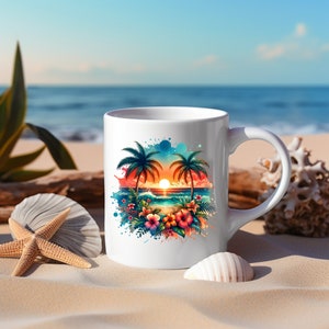 Pu&ograve; includere: Tazza in ceramica bianca con un'illustrazione colorata di una scena di spiaggia tropicale. La scena presenta due palme, un tramonto, onde oceaniche e fiori tropicali.