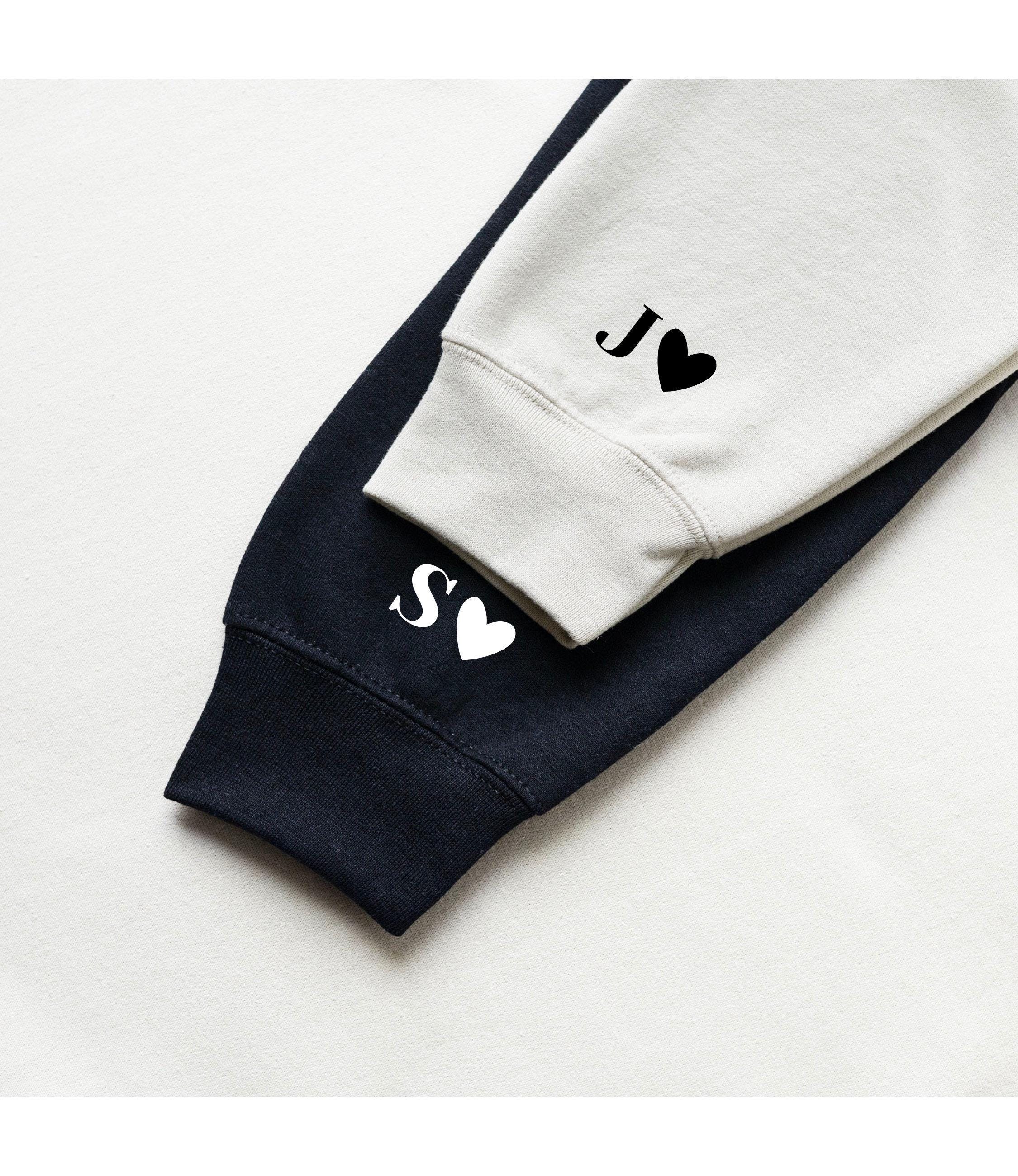 Sudadera personalizada con inicial y corazón para parejas, regalo personalizado para parejas, sudadera con capucha con corazón para parejas, regalo de San Valentín y aniversario