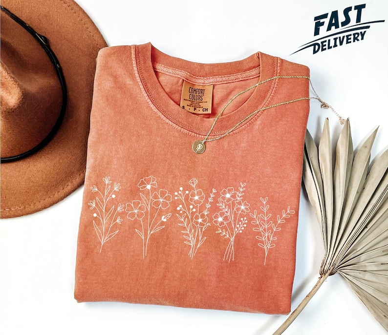 Comfort Colors Wildflower Shirt, Floral Cottagecore Shirt, Botanical Shirt, Flower Shirt, Nature Shirt, Wildflower Tshirt,Wild Flower Shirt immagine 2