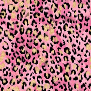 Op de afbeelding: Een roze luipaardprintpatroon met zwarte vlekken en gouden glitteraccenten. Het ontwerp heeft een herhalend patroon van dierenprintvlekken, waardoor een opvallend ontwerp ontstaat. Dit patroon is geschikt voor diverse toepassingen, waaronder stof, behang of digitale kunst.