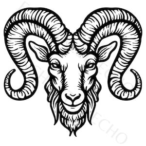 Puede incluir: Ilustración en blanco y negro de la cabeza de un carnero, con grandes cuernos curvos y una barba detallada. La obra de arte es una vista frontal, con intrincado trabajo de líneas que enfatiza las características del animal.
