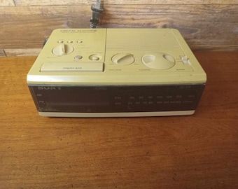 Vintage Sony Dream Machine AM/FM Radio Digital Alarm Clock Model