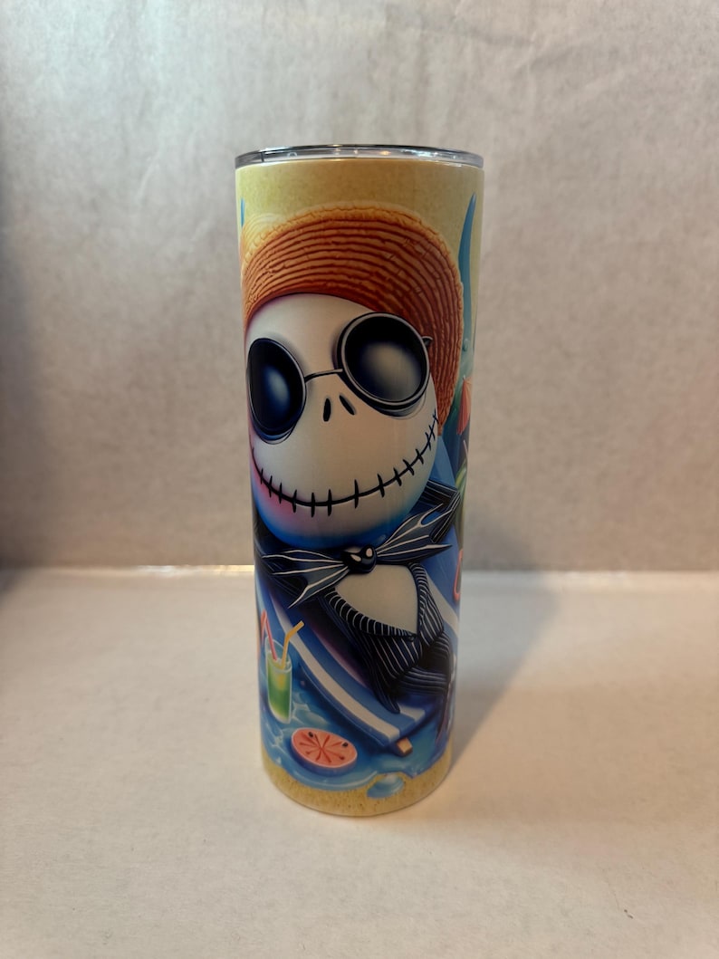 K&ouml;nnte beinhalten: Ein Set aus drei Keramikbechern mit gesprenkelter, matter Oberfl&auml;che. Die Becher sind in Creme-, Hellbraun- und Dunkelbraunt&ouml;nen gehalten. Jeder Becher hat ein schlichtes, minimalistisches Design.