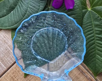Plato joyero de resina con forma de concha marina – Soporte para joyas de playa, decoración costera, regalo para amantes de la playa