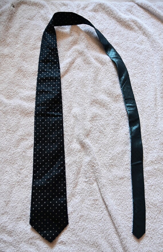 Throwback Tommy Hilfiger Tie - image 3