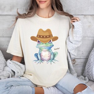 Frog cowboy hat shirt, Goblincore T-shirt, Frog Meme T-shirt Gift Idea, western graphic tee, toad and frog shirt, cottagecore meme T-shirt