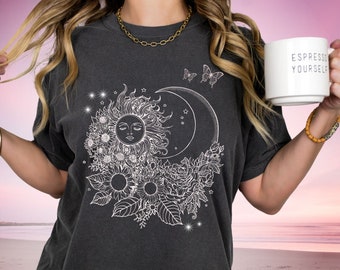 Mystischer Mond und Sonne Shirt, himmlischer Mond T-Shirt, Boho Mond T-Shirt, Boho Comfort Color Blumen-T-Shirt, mystische Astrologie, Sternzeichen Kleidung