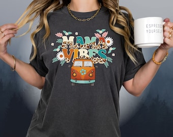 Camisa de mamá retro, camiseta de flores gráficas, top de color cómodo, camiseta de mamá floral, top de mamá vintage, regalo del día de la madre, regalo para mamá, amante de las flores