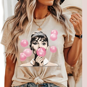 Audrey Hepburn shirt, bubble gum shirt, Hollywood icon shirt, Vintage Hepburn shirt, Retro pop art shirt, unique gift, pop-art shirt