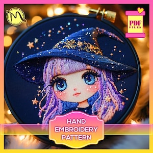 Könnte beinhalten: Handstickmuster einer Mädchens mit lila Haaren, das einen Hexenhut mit goldenen Glitzerakzenten trägt. Der Hintergrund ist dunkelblau mit Sternen. Das Muster ist für ein Handstickprojekt.