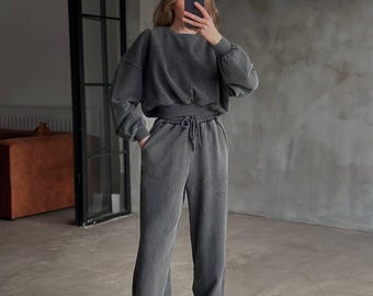 Women’s Oversized Two-Piece Lounge Set – Casual Streetwear Outfit with Wide-Leg Pants & Relaxed Fit Top