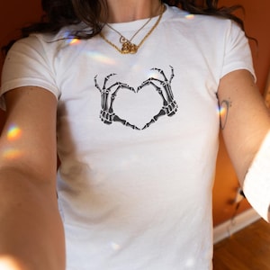 Halloween Shirt, Skeleton Heart Hands Tshirt, Halloween Baby Tee Y2K, 2K Baby Tee,90s Crop Top,Teenage Girl Gifts,Gift for Teen Girl, Spooky