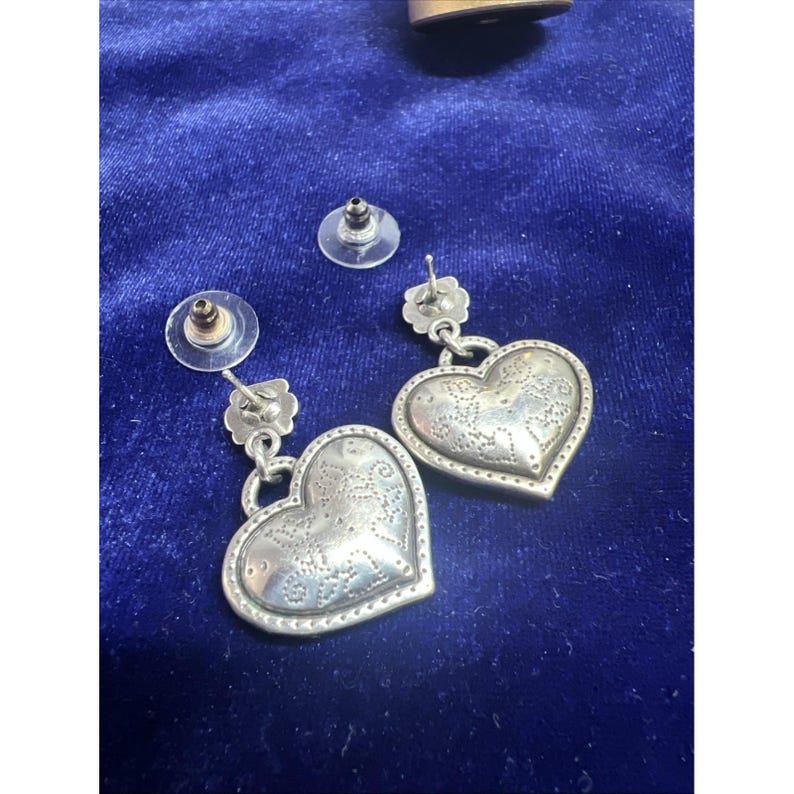 Brighton Coeur D'Alene Etched Puffy Heart Dangle Earrings Silver Plated VTG image 4
