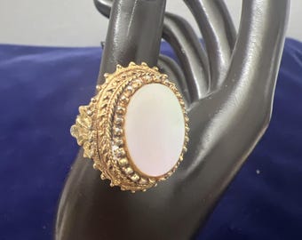 Vintage Florenza Mother Of Pearl Ring Rare Gold Tone Adjustable