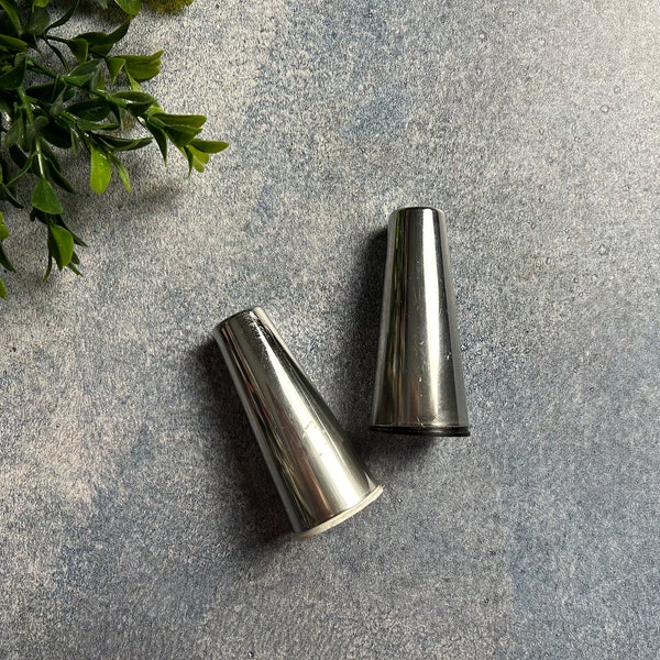 Mid-Century Modern Chrome Salt and Pepper Shakers, Vintage Mcm Kitchen and Dining, Retro Kitchen Accents, Home and Living Decor