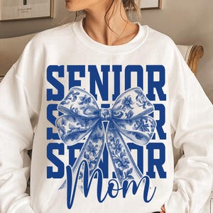 Senior Mom Floral Toile Blue Water Color Coquette Bow PNG, Senior 2026, Class of 2026 Graduate, Proud Mom, I&#39;m Not Crying, Senior Mama