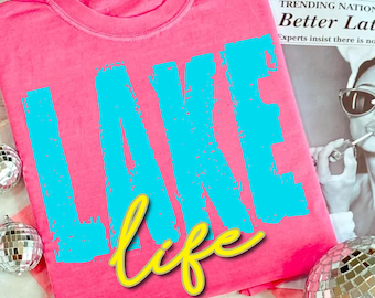 Vida en el lago, vida en la playa PNG, verano PNG, neón, diseño de camiseta de verano de moda, playa desgastada PNG, lago, piscina, río PNG, diseño de camiseta de lago