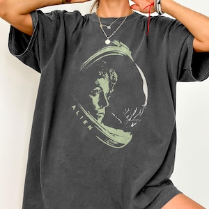 T-shirt extraterrestre, chemise d'horreur de science-fiction, t-shirt de film culte des années 80, produits dérivés xénomorphes, cadeau pour amateur de cinéma, cadeau d'anniversaire, chemise de film d'horreur