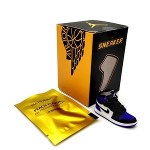 Black logo matching laces blue mid top white Sneaker soles car vent freshener shoe clip air outlet smell good interior accessory diffuser