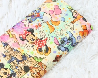 Tessuto di cotone Disney Mickey And Friends in vendita a mezzo metro