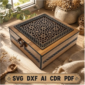 Puede incluir: Una caja cuadrada de madera con un patrón geométrico de celosía cortado con láser en color marrón oscuro en la tapa y los lados. La caja incluye un cierre de metal en la parte frontal. El texto SVG DXF AI CDR PDF aparece en la parte inferior.